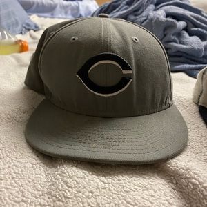 Cincinnati Reds Fitted Hat